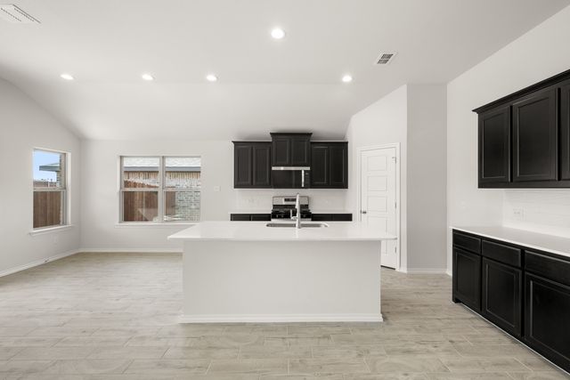 1905 Seminole Drive, Cleburne, TX 76033