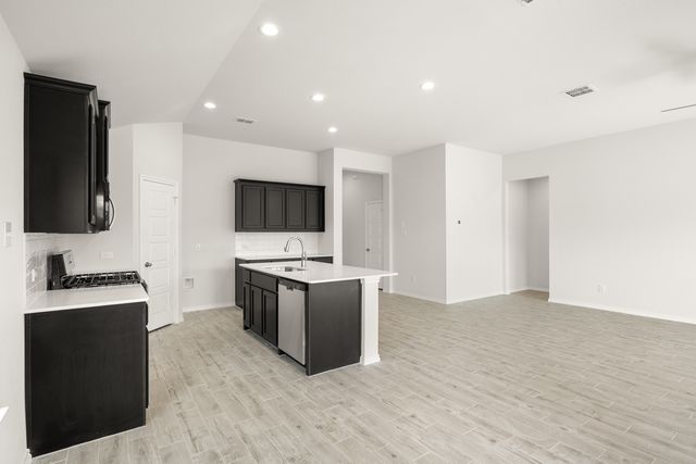 1905 Seminole Drive, Cleburne, TX 76033