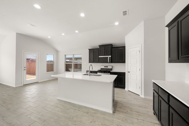 1905 Seminole Drive, Cleburne, TX 76033