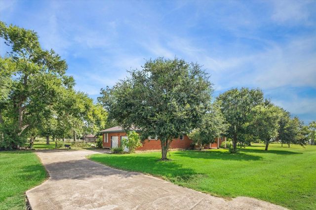 111 Chadwick, Bay City, TX 77414