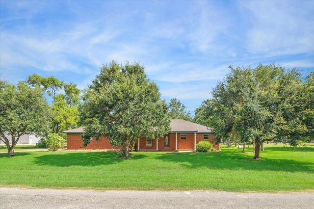 111 Chadwick, Bay City, TX 77414