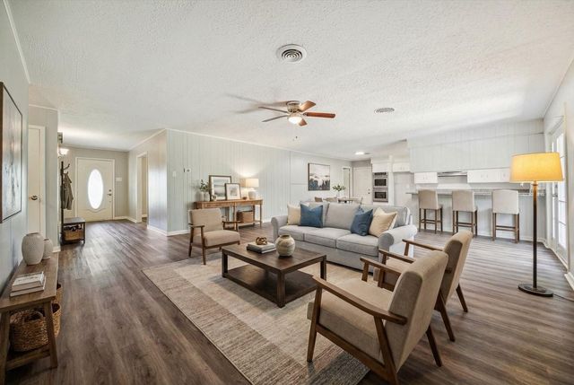 111 Chadwick, Bay City, TX 77414