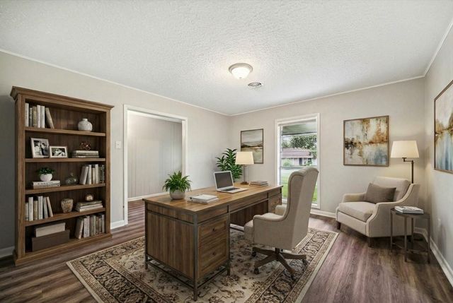 111 Chadwick, Bay City, TX 77414