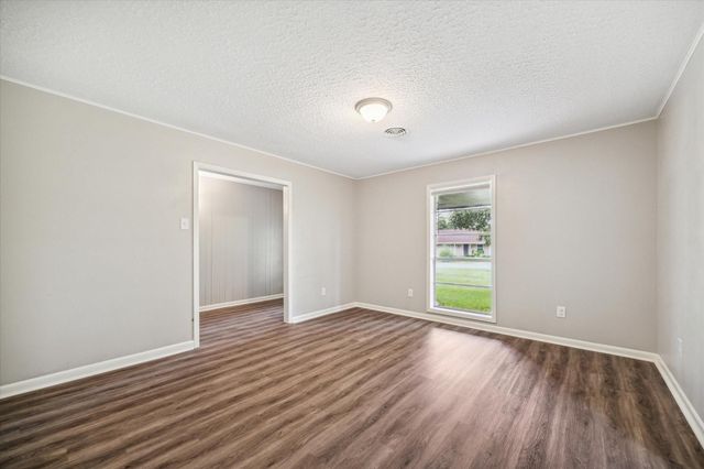 111 Chadwick, Bay City, TX 77414