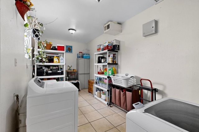 636 Florida Street SE, Albuquerque, NM 87108