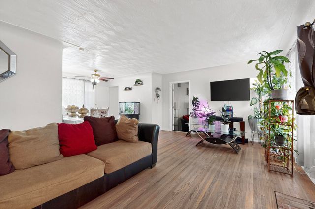 636 Florida Street SE, Albuquerque, NM 87108