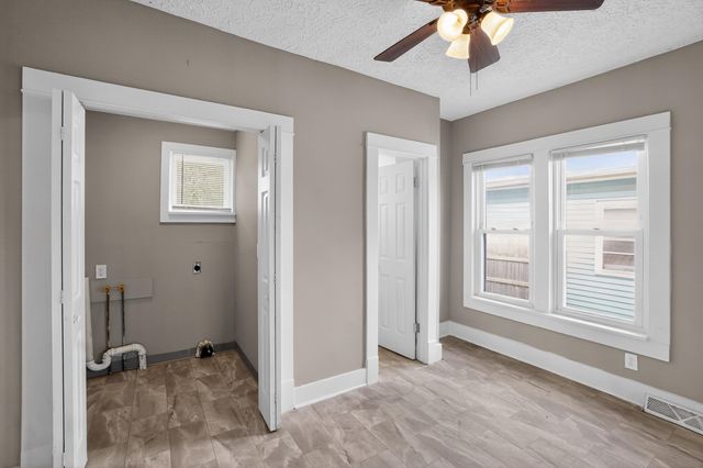 3218 AVE A, Council Bluffs, IA 51501