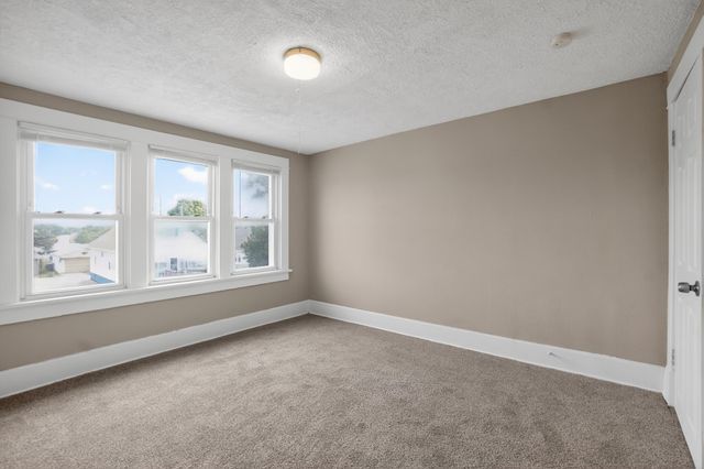 3218 AVE A, Council Bluffs, IA 51501