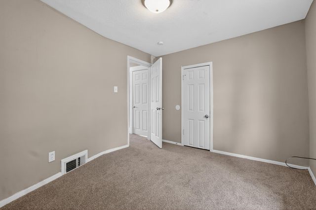 3218 AVE A, Council Bluffs, IA 51501