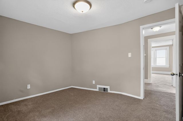 3218 AVE A, Council Bluffs, IA 51501