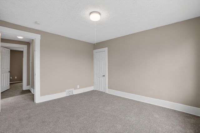 3218 AVE A, Council Bluffs, IA 51501