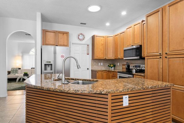 11426 ZENITH CIRCLE, Tampa, FL 33635