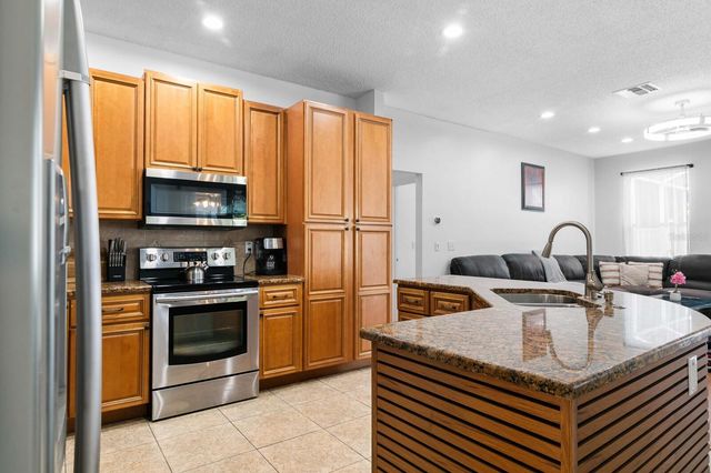 11426 ZENITH CIRCLE, Tampa, FL 33635
