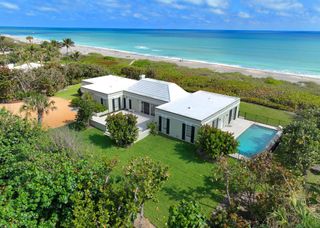 15 S Beach Road, Jupiter Island, FL 33455