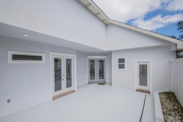 1200 Autumn Breeze Cir, Gulf Breeze, FL 32563