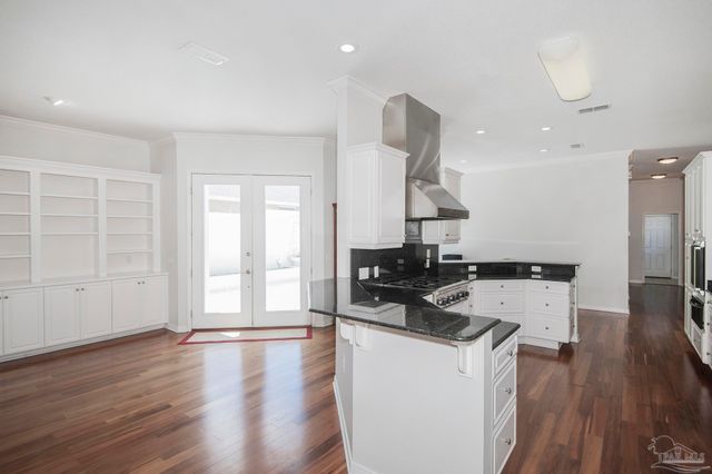 1200 Autumn Breeze Cir, Gulf Breeze, FL 32563