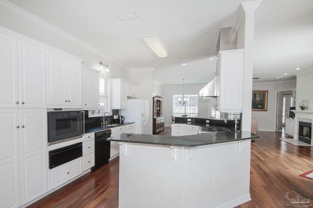 1200 Autumn Breeze Cir, Gulf Breeze, FL 32563