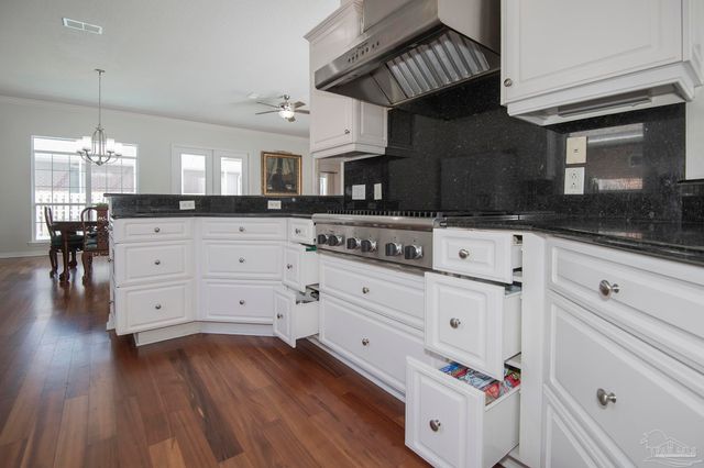 1200 Autumn Breeze Cir, Gulf Breeze, FL 32563