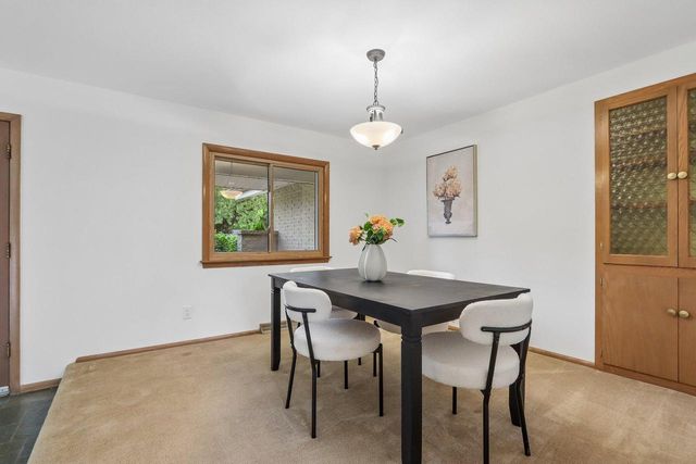 13295 W Old Oak COURT, New Berlin, WI 53151