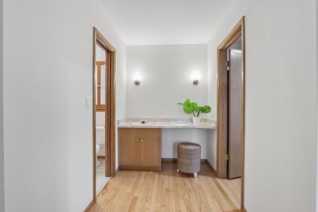 13295 W Old Oak COURT, New Berlin, WI 53151