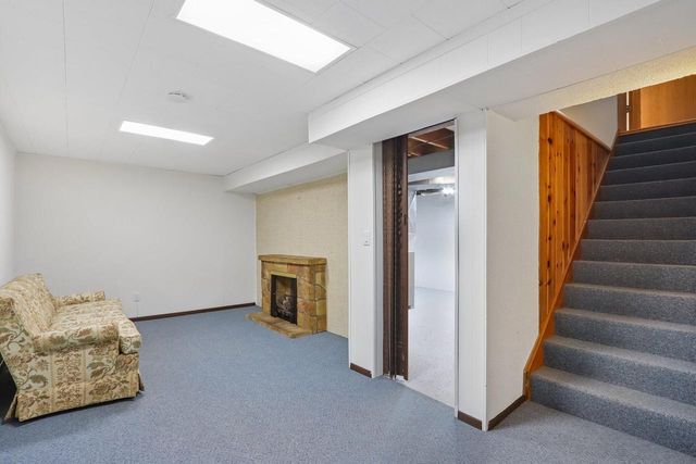 13295 W Old Oak COURT, New Berlin, WI 53151