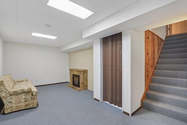 13295 W Old Oak COURT, New Berlin, WI 53151