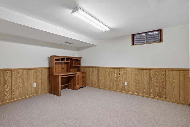 13295 W Old Oak COURT, New Berlin, WI 53151