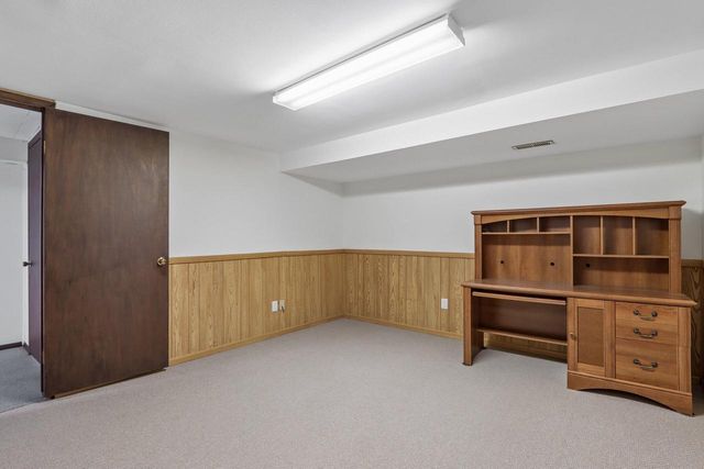 13295 W Old Oak COURT, New Berlin, WI 53151