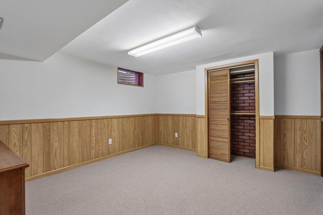 13295 W Old Oak COURT, New Berlin, WI 53151