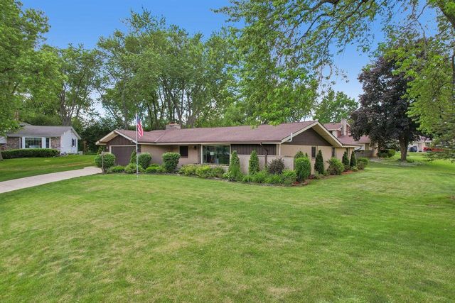 13295 W Old Oak COURT, New Berlin, WI 53151