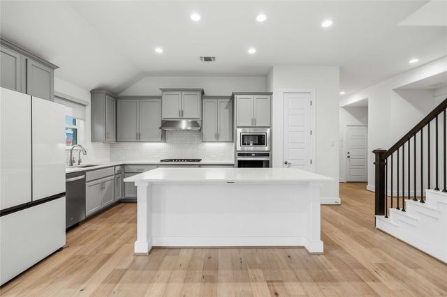 401 Sitlington LN, Austin, TX 78738
