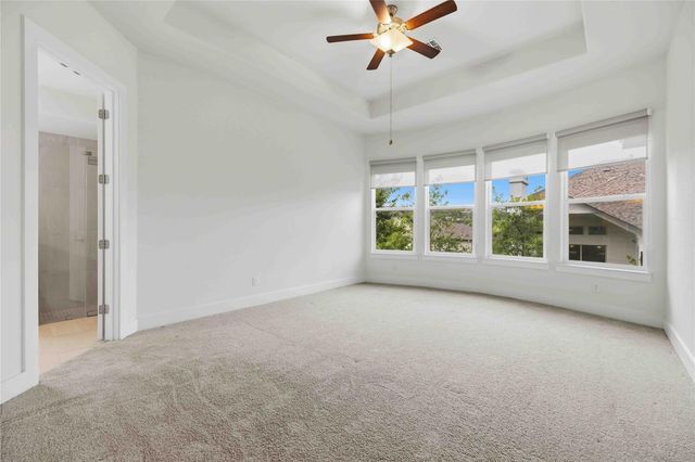 401 Sitlington LN, Austin, TX 78738