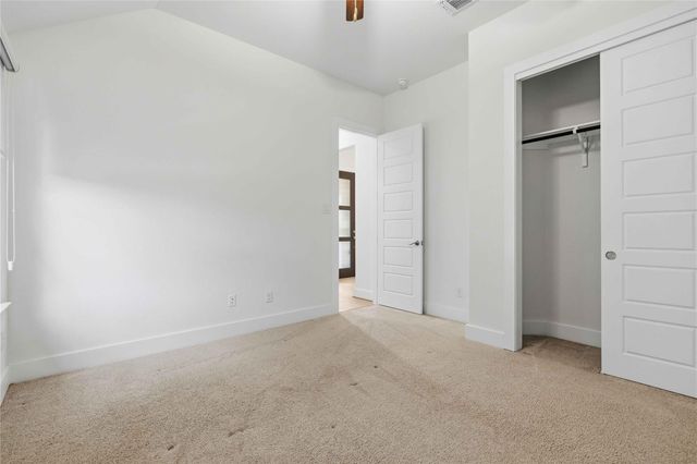 401 Sitlington LN, Austin, TX 78738