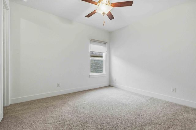 401 Sitlington LN, Austin, TX 78738