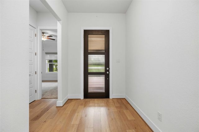 401 Sitlington LN, Austin, TX 78738