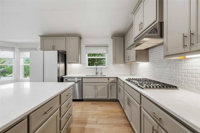 401 Sitlington LN, Austin, TX 78738