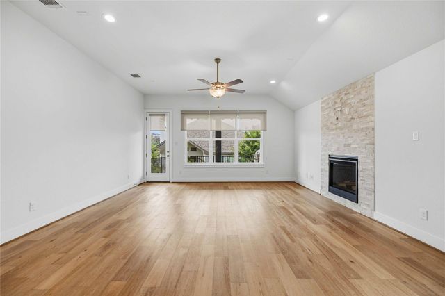 401 Sitlington LN, Austin, TX 78738