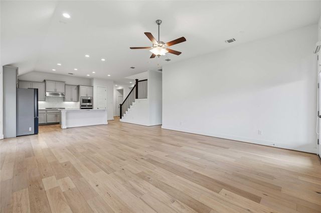 401 Sitlington LN, Austin, TX 78738