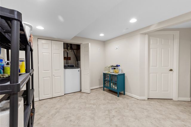 52 Liberty St F3, Plymouth, MA 02360