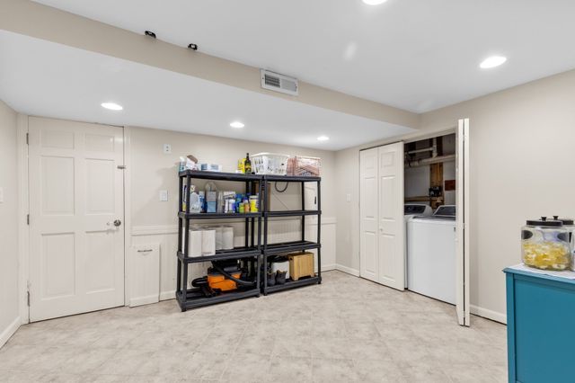 52 Liberty St F3, Plymouth, MA 02360