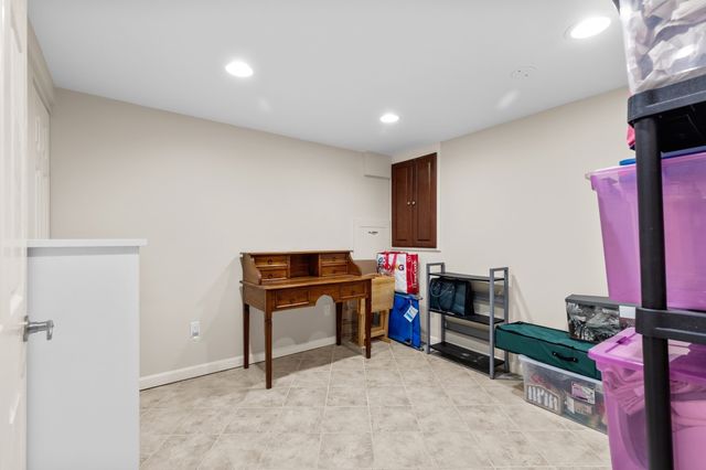 52 Liberty St F3, Plymouth, MA 02360