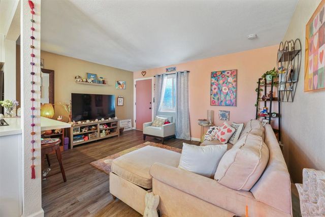 4161 Winona Ave 8, San Diego, CA 92105