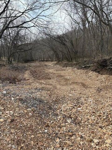 18284 B-2 Gazelle Drive, Neosho, MO 64850