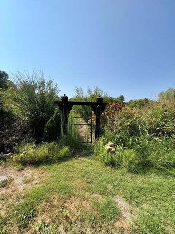 18284 B-2 Gazelle Drive, Neosho, MO 64850