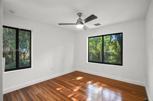 476 NE 119th St, Biscayne Park, FL 33161