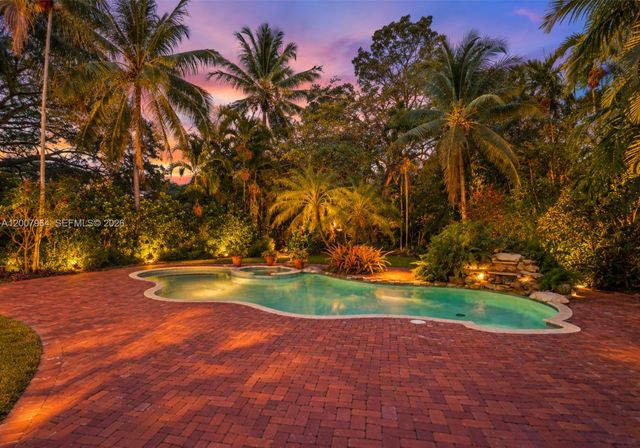 476 NE 119th St, Biscayne Park, FL 33161
