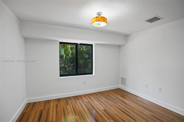 476 NE 119th St, Biscayne Park, FL 33161