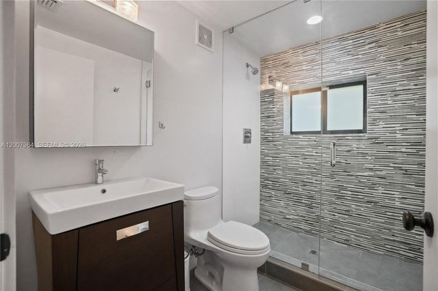 476 NE 119th St, Biscayne Park, FL 33161