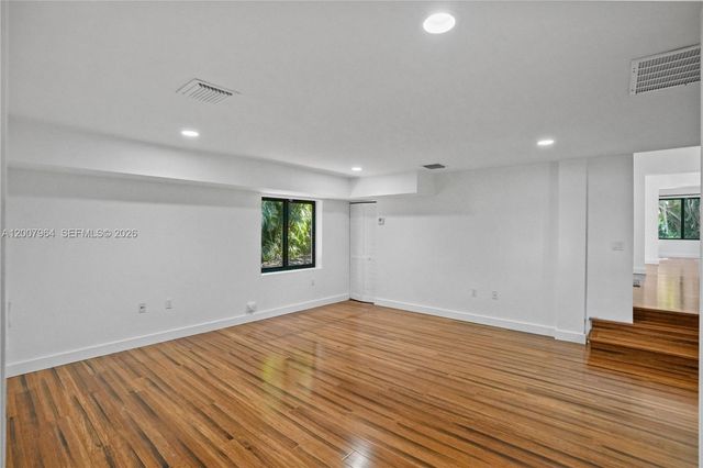 476 NE 119th St, Biscayne Park, FL 33161