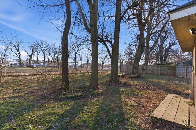 605 Jenkins Road, Prairie Grove, AR 72753